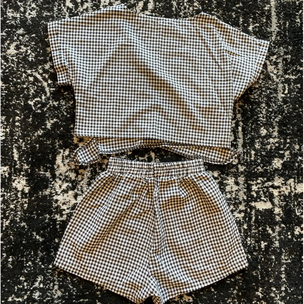 B&W Gingham Matching Set - Picture 2 of 3